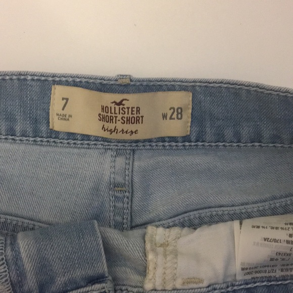 Hollister Frayed Jean Shorts - Picture 4 of 5